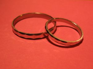 1280px-Two_rings
